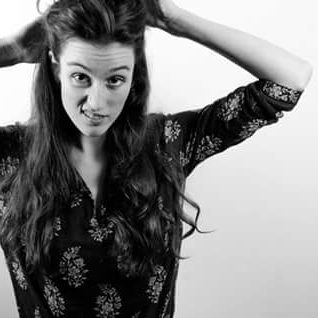 Privates Fotoshooting Bonn – Emotionales und natürliches Porträt einer Frau