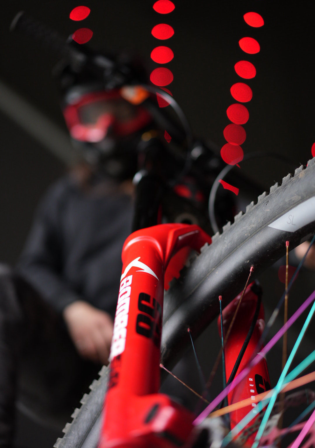 Detailaufnahme Mountainbike Dämpfer – Produktfotografie Sport-Brand kamaka Bonn