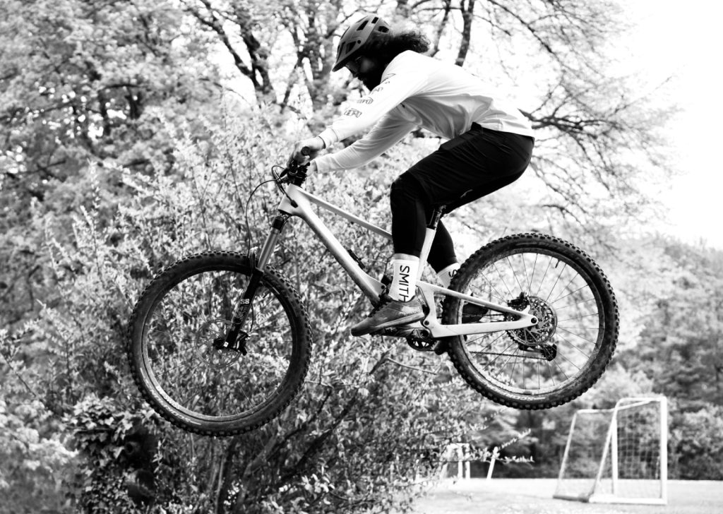 Fotografin Bonn: Schwarz-Weiß Sport-Lifestyle Bild für Fahrrad- und MTB Fashion Brands.