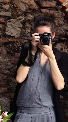 Ihre Fotografin aus Bonn mit Kamera